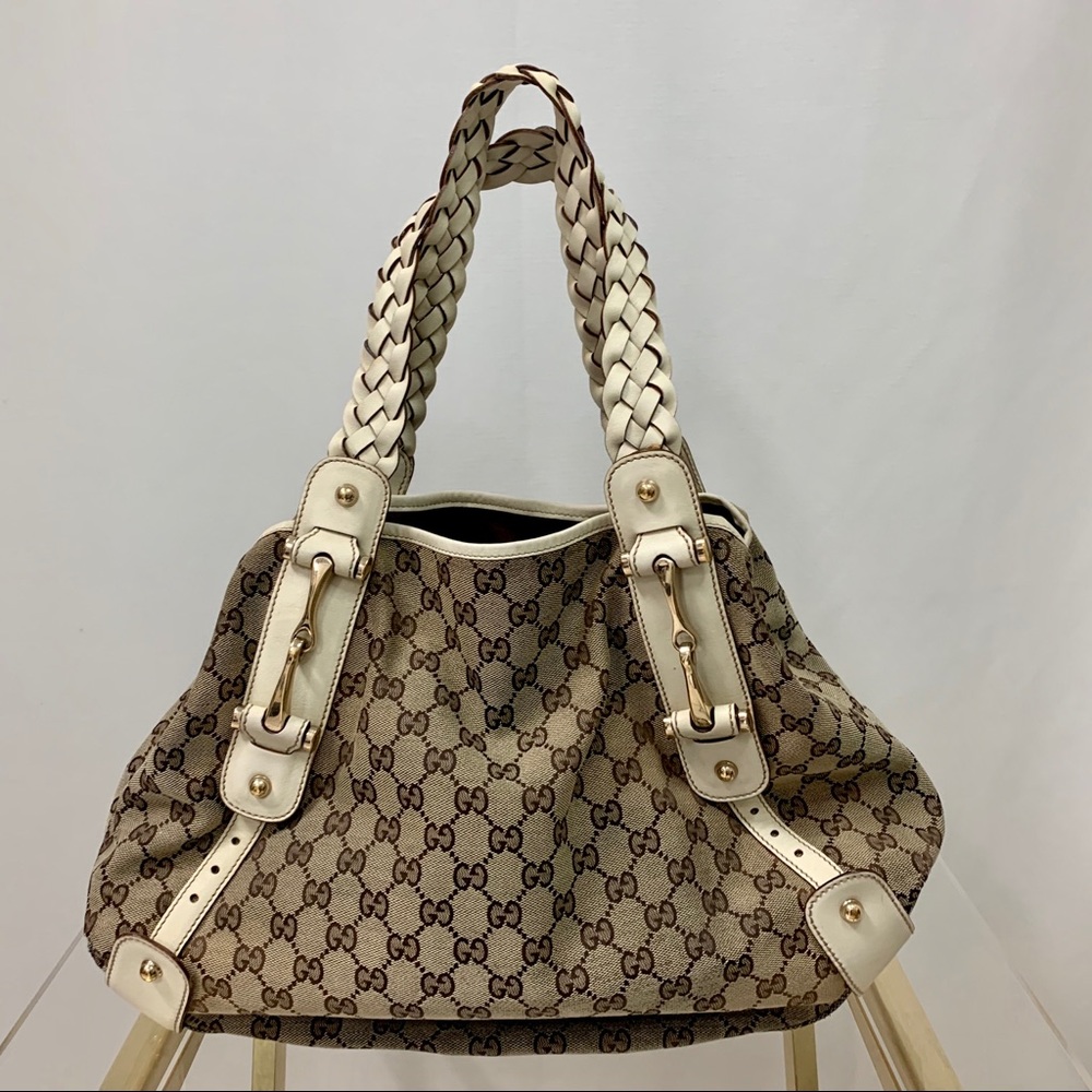 Classic Gucci Shoulder Bag
